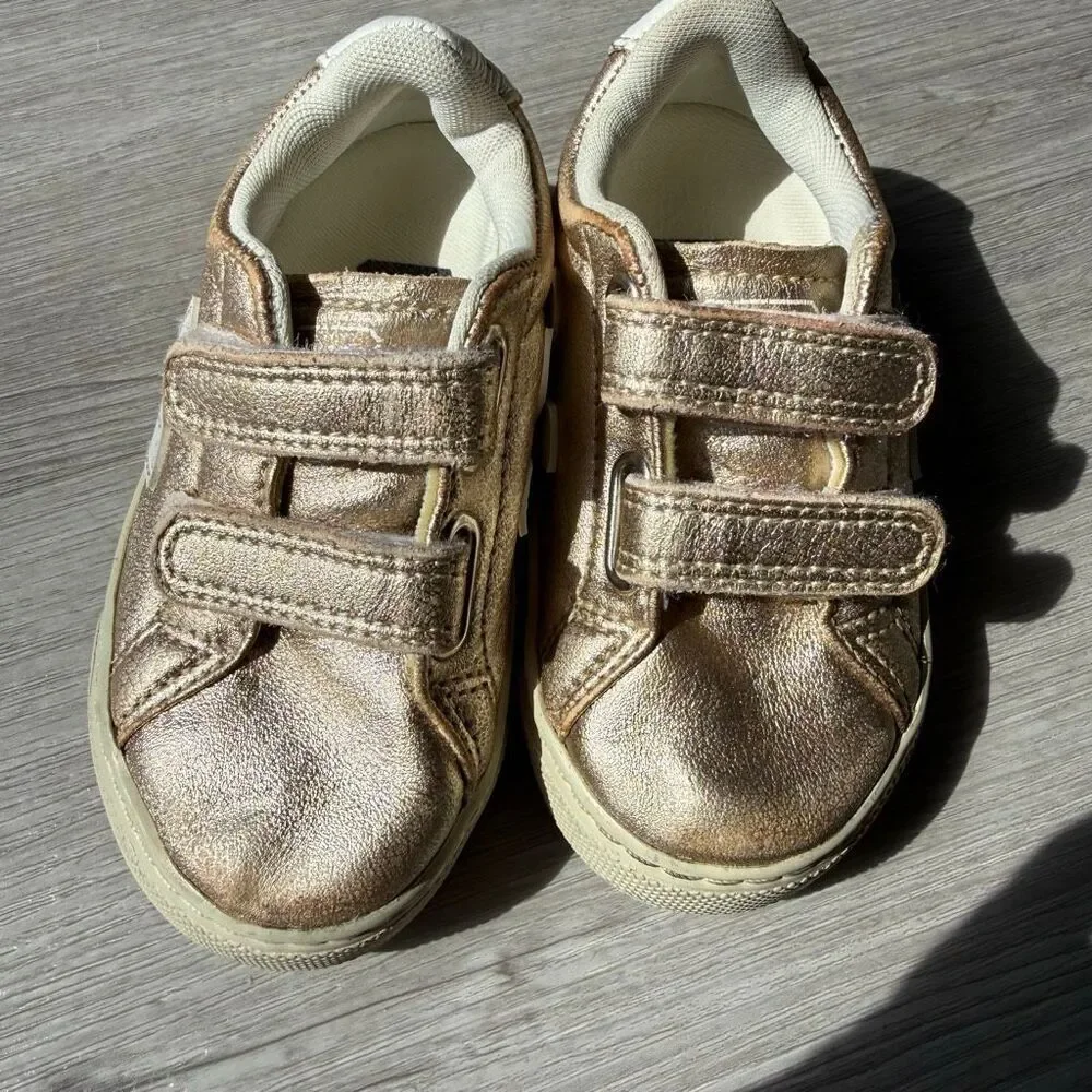 Veja gold tone